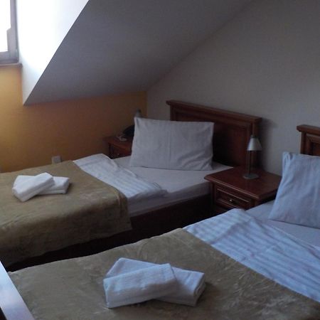 Hotel Kriváň Kysucke Nove Mesto Buitenkant foto