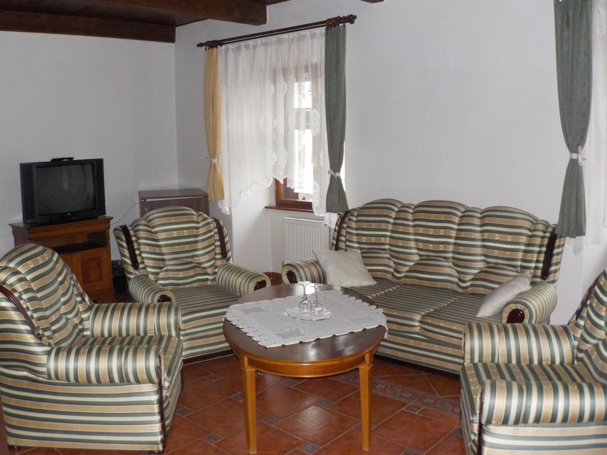 Hotel Kriváň Kysucke Nove Mesto Kamer foto