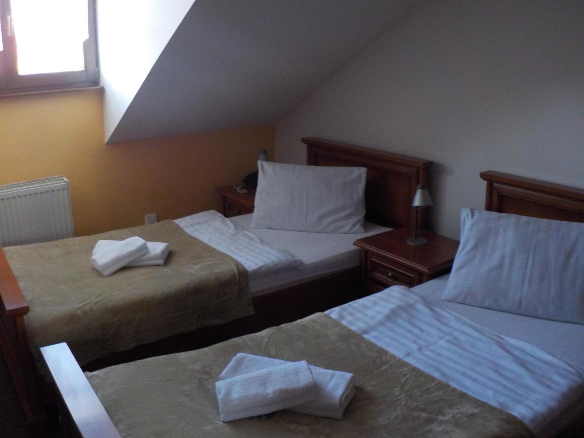 Hotel Kriváň Kysucke Nove Mesto Buitenkant foto