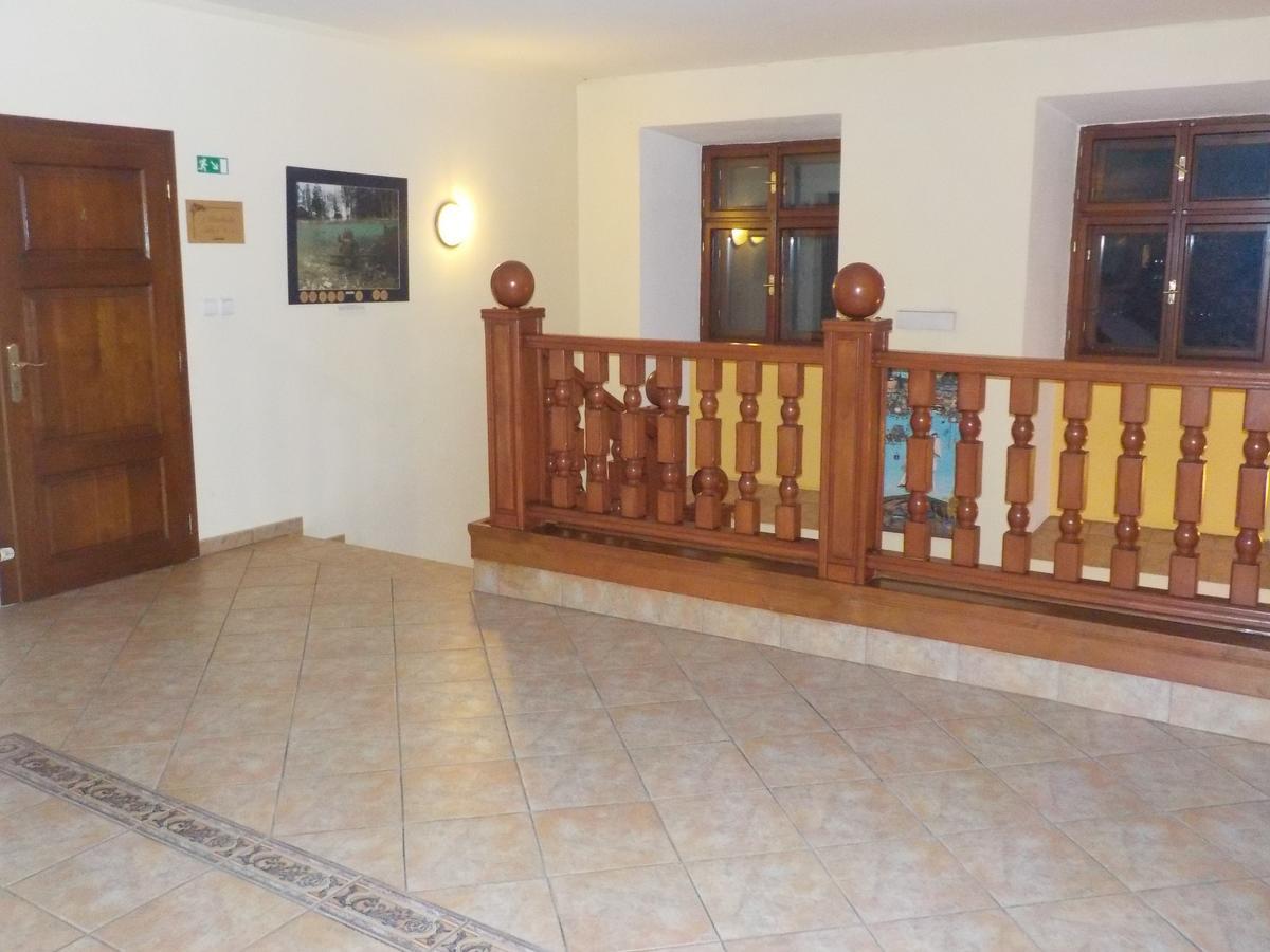 Hotel Kriváň Kysucke Nove Mesto Buitenkant foto